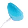 massageador e limpador facial carregando